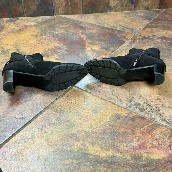 Stuart Weitzman Gore-Tex Black Pointed Toe Ankle Boots 6 M - Picture 12 of 12